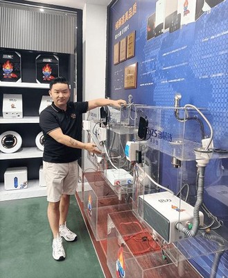 從千萬粉絲追捧到熱能技術革新 解碼洛易詩如何成為美業紀錄片中的“發廊神器”